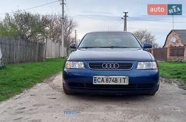 Хэтчбек Audi A3 1999 в 