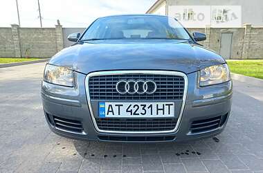 Хэтчбек Audi A3 2004 в 