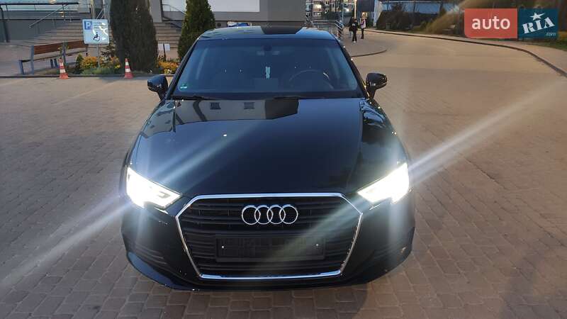 Хетчбек Audi A3 2016 в Києві
