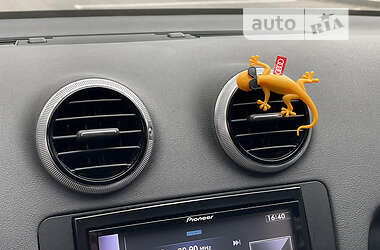 Хэтчбек Audi A3 2011 в 