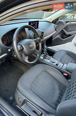 Хэтчбек Audi A3 2014 в 
