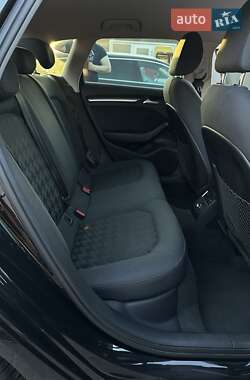 Хэтчбек Audi A3 2014 в 