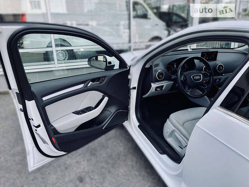 Хэтчбек Audi A3 2015 в Одессе