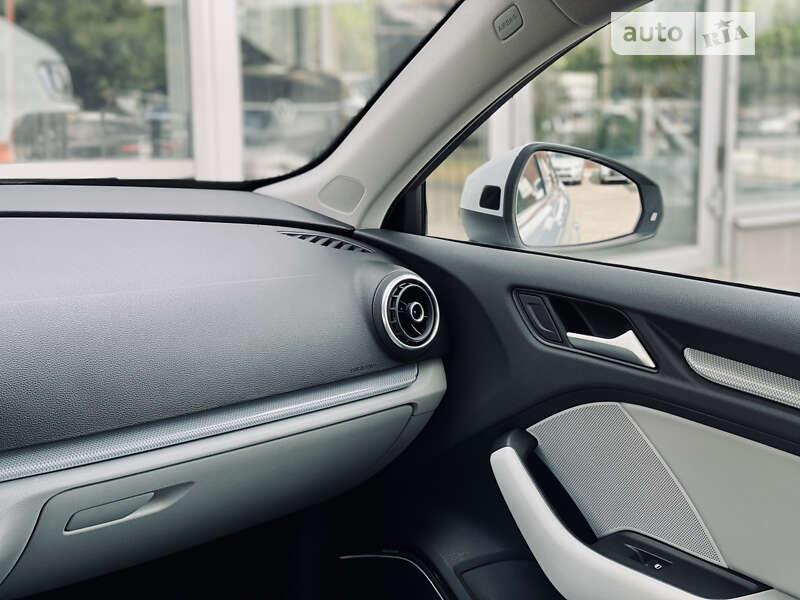 Хэтчбек Audi A3 2015 в Одессе