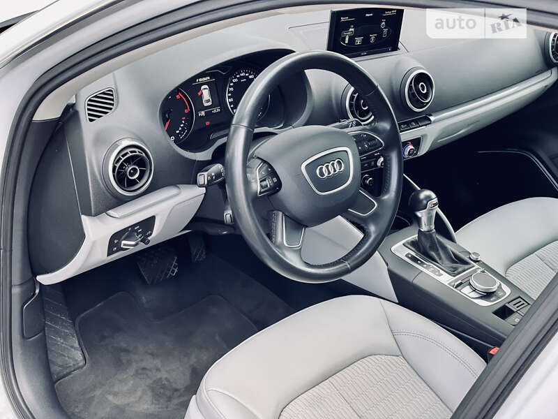 Хэтчбек Audi A3 2015 в Одессе