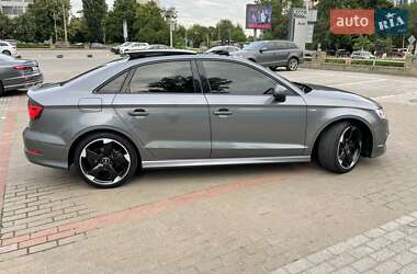 Седан Audi A3 2016 в 