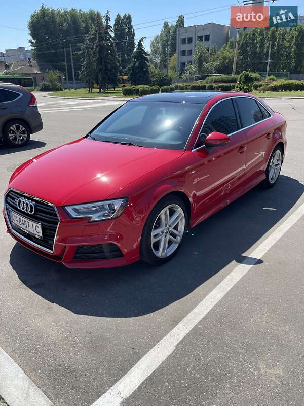 Седан Audi A3 2018 в Черкасах