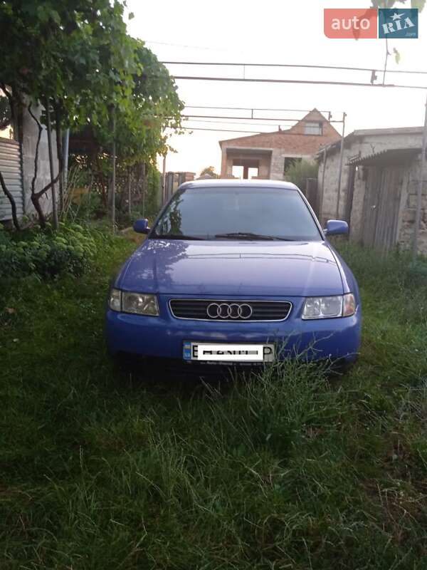 Хэтчбек Audi A3 1997 в Раздельной