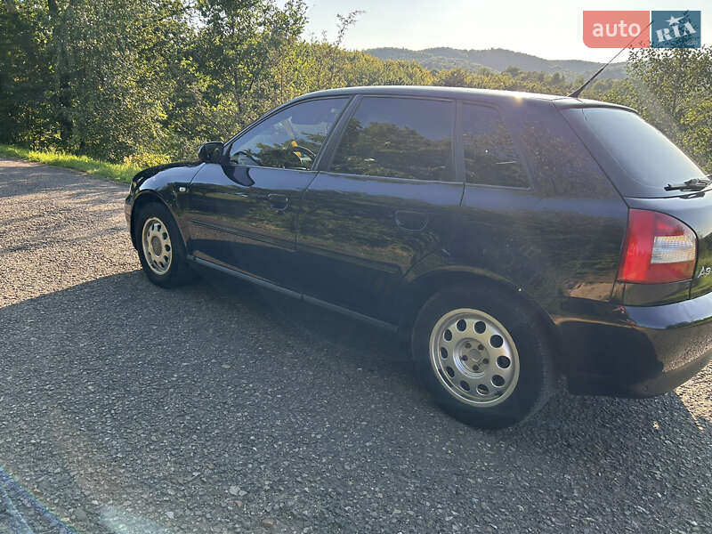 Хэтчбек Audi A3 2003 в Болехове