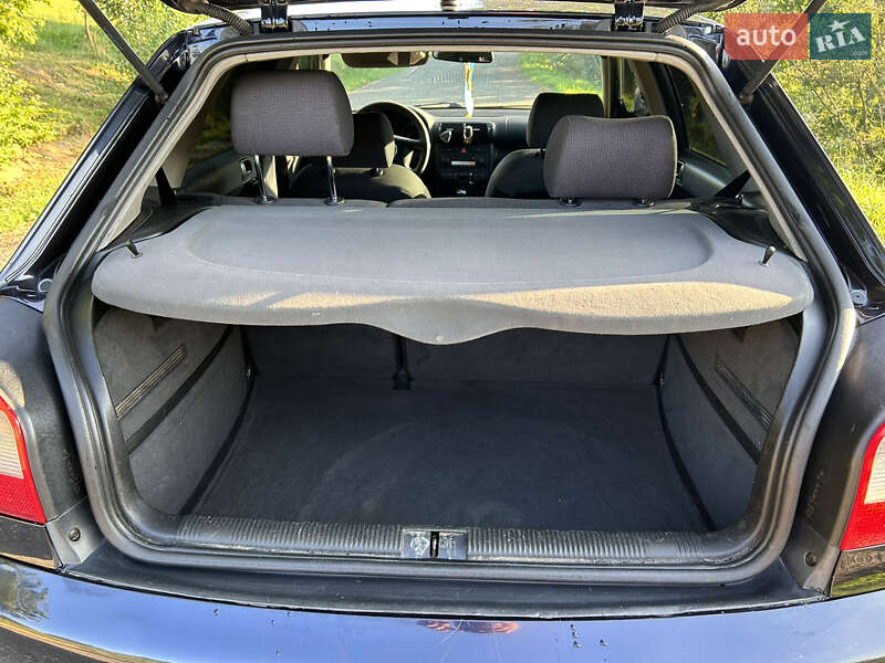 Хэтчбек Audi A3 2003 в Болехове