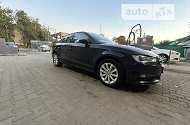 Седан Audi A3 2015 в Обухове