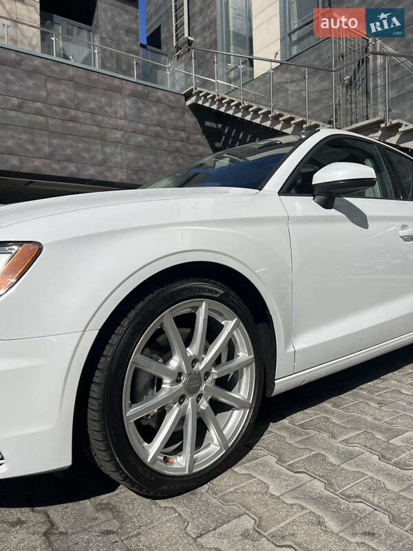 Седан Audi A3 2016 в Киеве