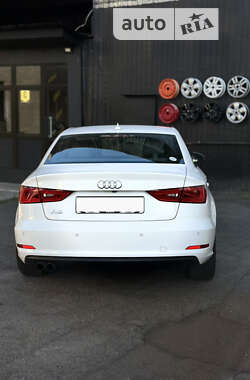 Седан Audi A3 2015 в 