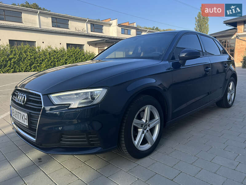 Хетчбек Audi A3 2019 в Вінниці