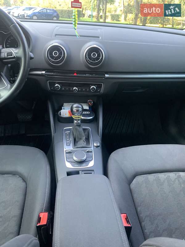Хэтчбек Audi A3 2013 в Киеве