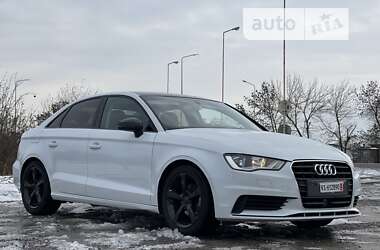 Седан Audi A3 2015 в Ужгороде