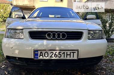 Хэтчбек Audi A3 2000 в Берегово