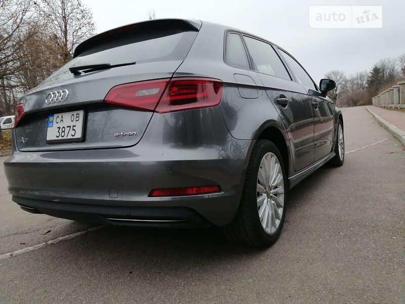 Хэтчбек Audi A3 2015 в Умани