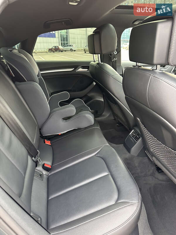 Седан Audi A3 2016 в Одессе