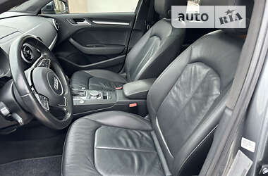 Седан Audi A3 2015 в Ровно