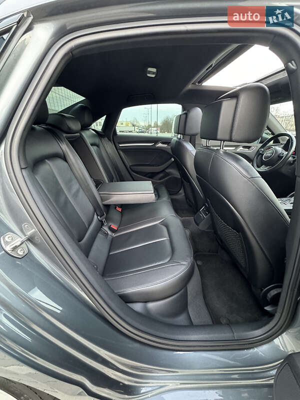 Седан Audi A3 2016 в Львове