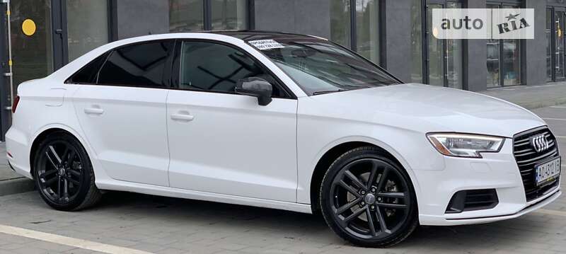 Седан Audi A3 2019 в Сваляве