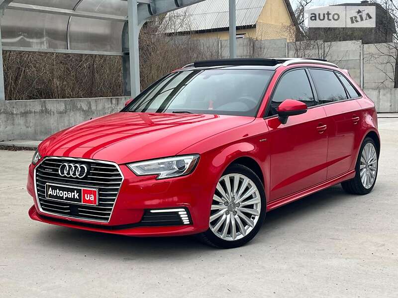 Хэтчбек Audi A3 2016 в Киеве