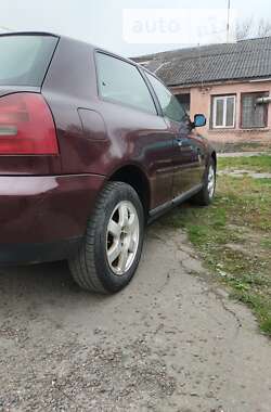 Хэтчбек Audi A3 1997 в Нововолынске