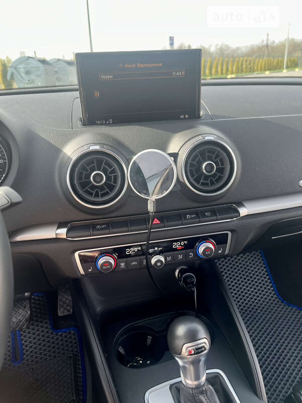 Седан Audi A3 2018 в Луцке