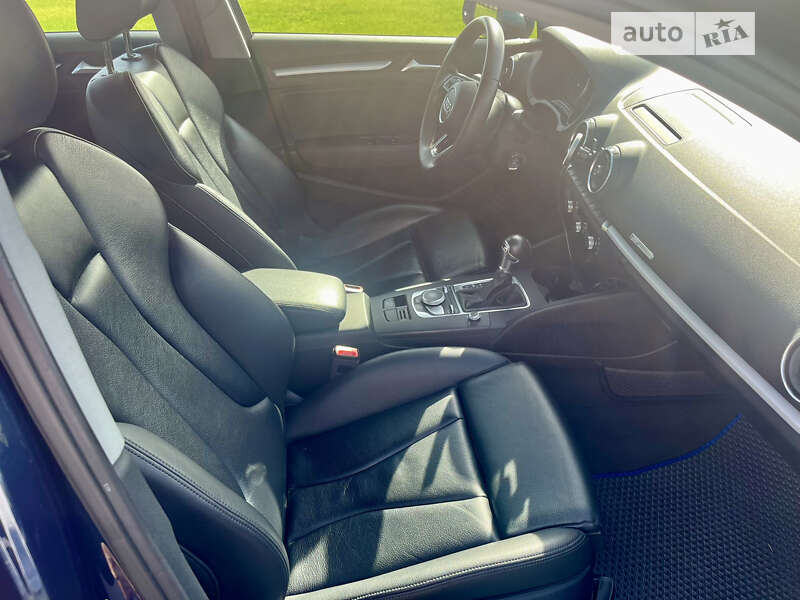 Седан Audi A3 2018 в Луцке