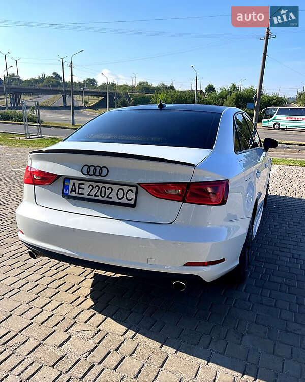 Седан Audi A3 2014 в Киеве