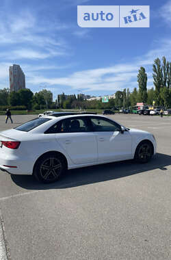 Седан Audi A3 2015 в Киеве