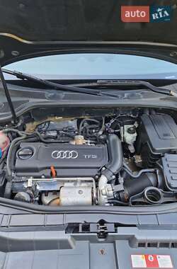 Хэтчбек Audi A3 2009 в 