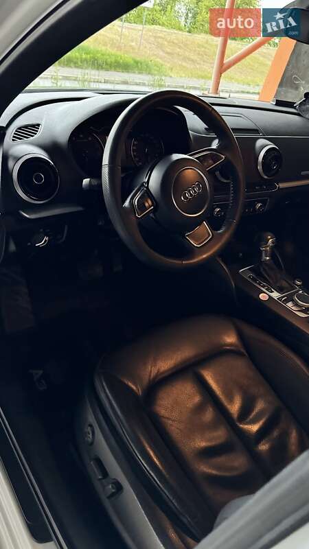 Седан Audi A3 2016 в Львове