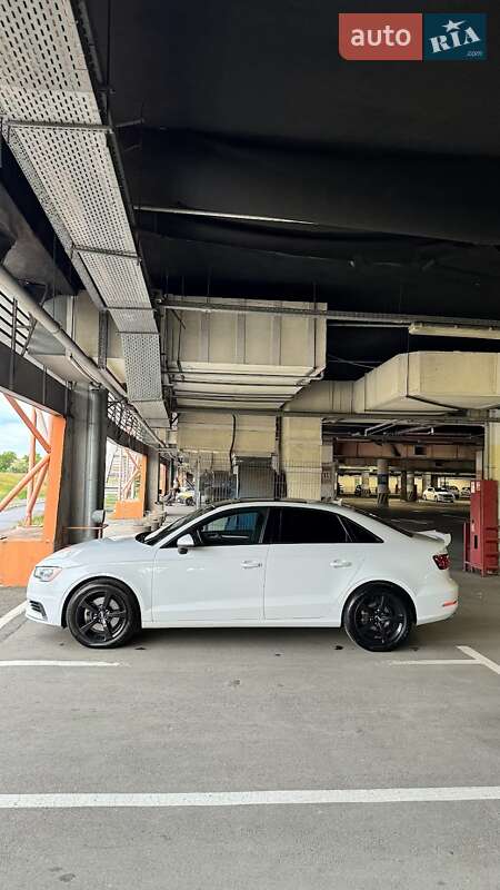 Седан Audi A3 2016 в Львове