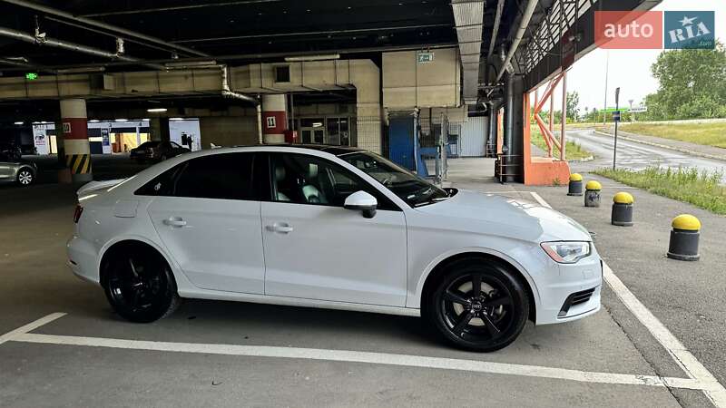 Седан Audi A3 2016 в Львове