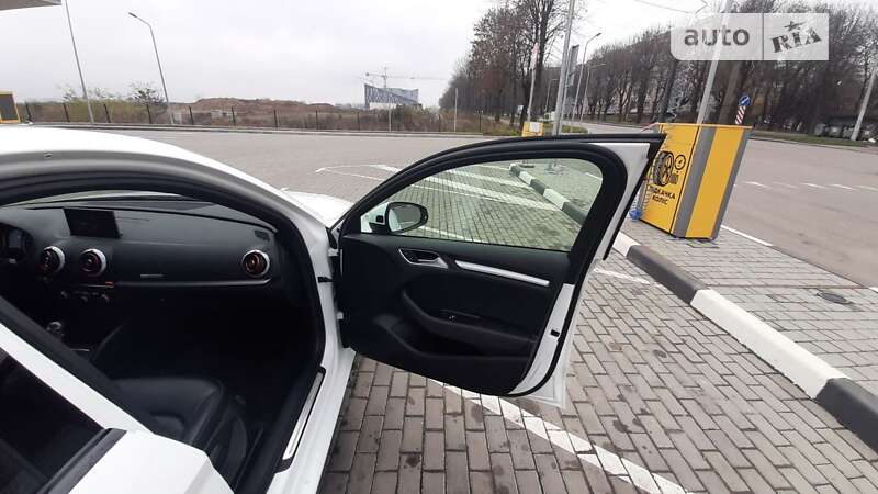 Седан Audi A3 2019 в Ровно