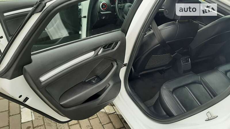 Седан Audi A3 2019 в Ровно