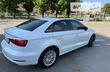 Седан Audi A3 2016 в Рівному