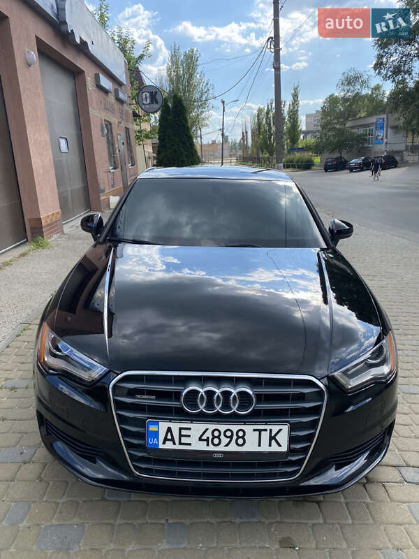 Седан Audi A3 2015 в Дніпрі