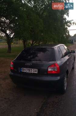Хэтчбек Audi A3 2002 в 