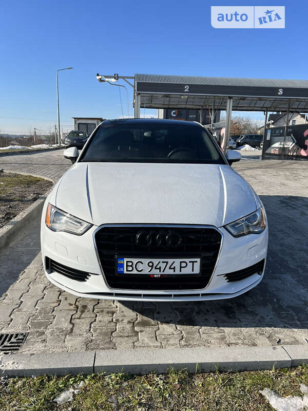 Седан Audi A3 2015 в Жовкве