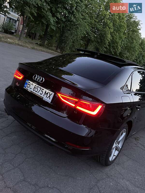 Седан Audi A3 2015 в Кривом Роге