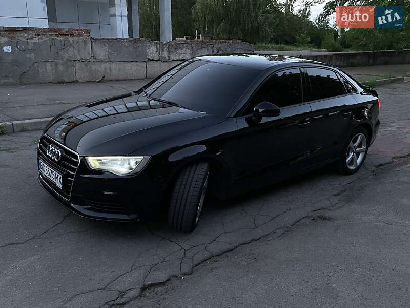 Седан Audi A3 2015 в Кривом Роге