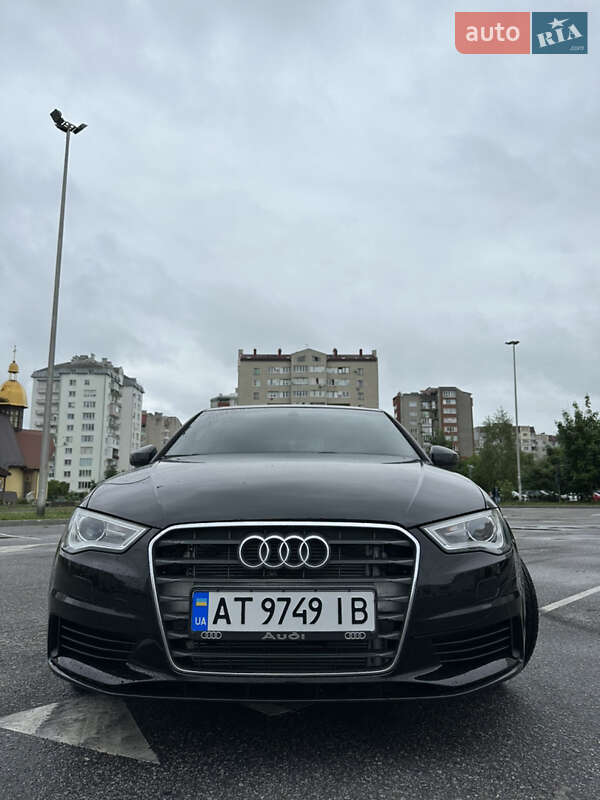 Седан Audi A3 2015 в Ивано-Франковске