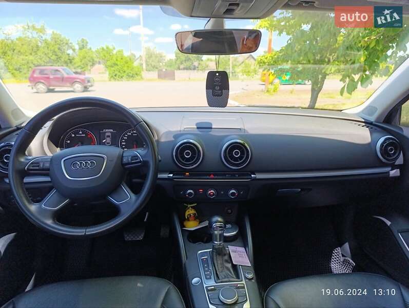 Седан Audi A3 2016 в Павлограді