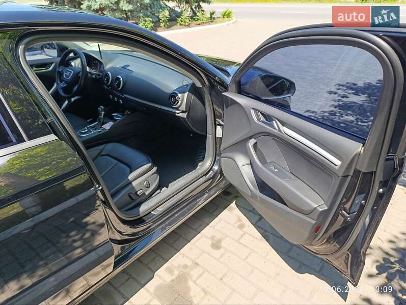 Седан Audi A3 2016 в Павлограді