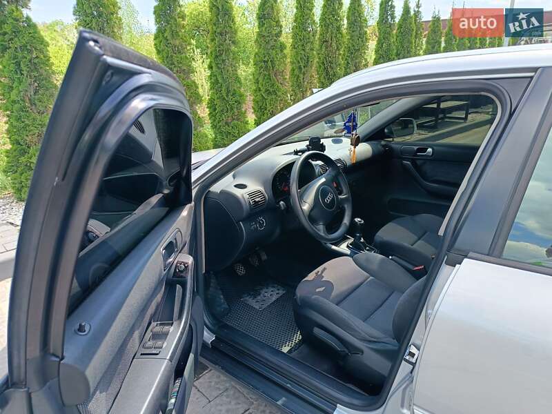 Хэтчбек Audi A3 2002 в Надворной