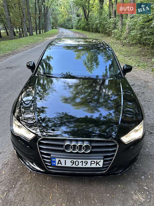 Седан Audi A3 2015 в Киеве