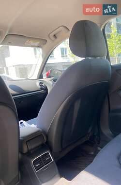 Хэтчбек Audi A3 2013 в 